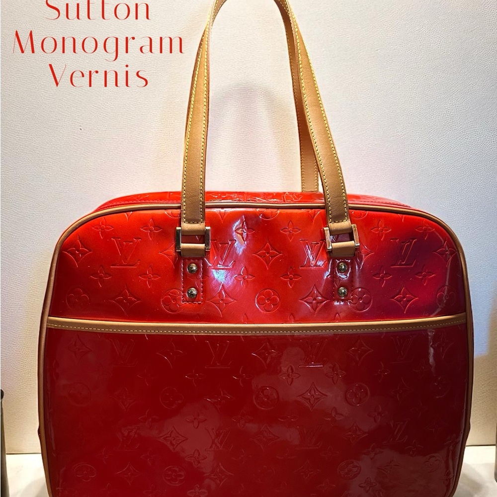 Louis Vuitton Monogram Vernis Sutton in Rouge M91080 includes the LV Dust bag
